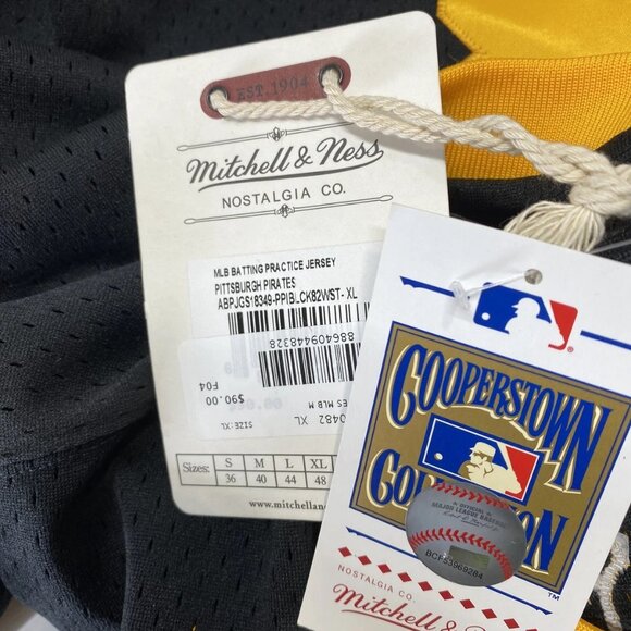 Mitchell & Ness Men’s Pittsburgh Pirates Willie Stargell Batting Practice Jersey - Picture 12 of 12
